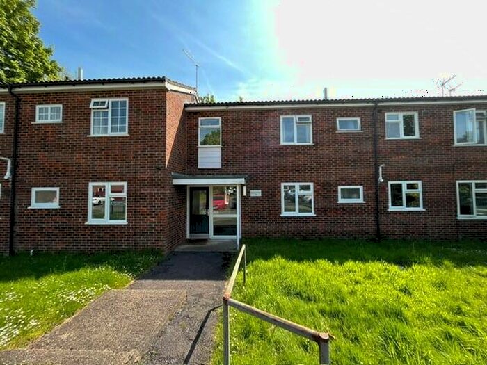 1 Bedroom Apartment To Rent In Popley, RG24