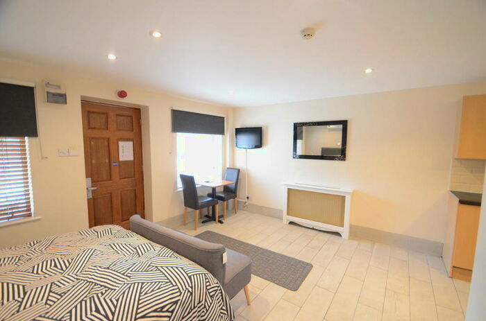 Studio To Rent In Caversham Road, Reading, RG1
