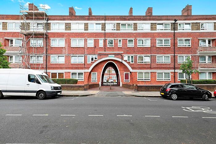 2 Bedroom Flat For Sale In Neckinger Estate, Bermondsey, SE16