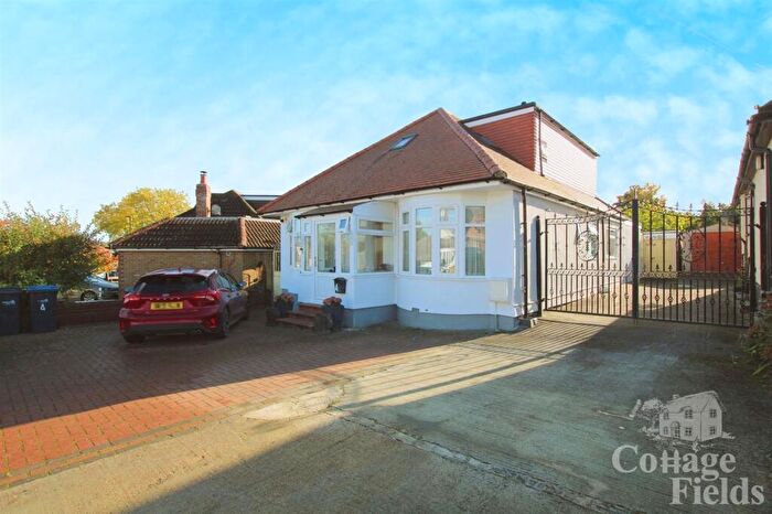 4 Bedroom Detached Bungalow For Sale In Beech Avenue, Enfield, EN2