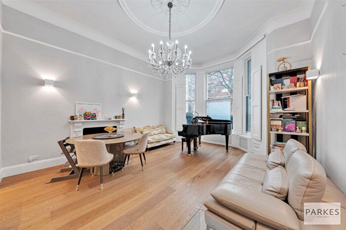 3 Bedroom Flat To Rent In Cromwell Road, London, SW5