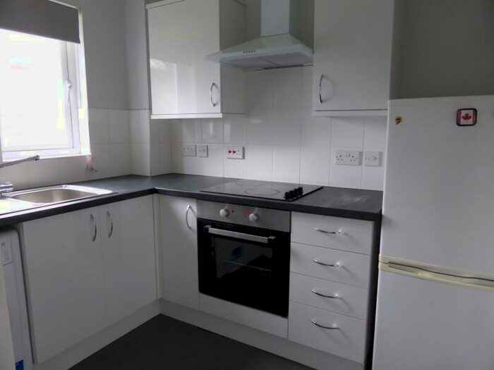 1 Bedroom Terraced House To Rent In Stepney Close, Crawley, RH10