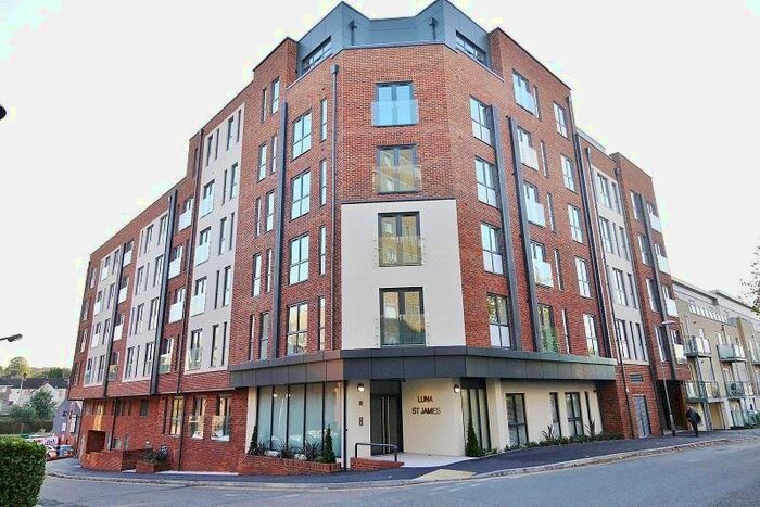 2 Bedroom Flat To Rent In St James Court, St James Road, Brentwood, CM14