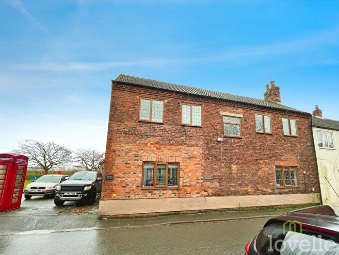 4 Bedroom Semi-Detached House For Sale In Main Street, West Stockwith, DN10
