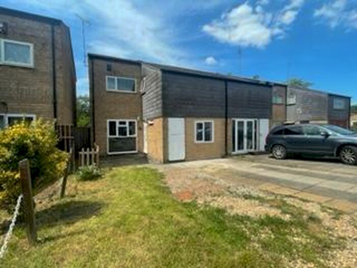 3 Bedroom House To Rent In Foskitt Court South, Northampton, NN3