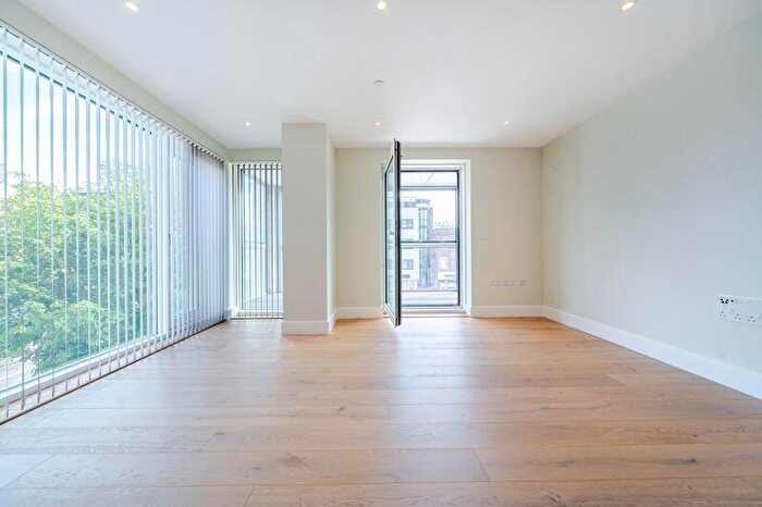 2 Bedroom Flat For Sale In Northway House, Whetstone, N20