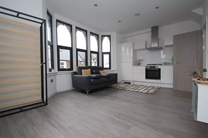4 Bedroom Flat To Rent In Plashet Grove, East Ham, London, E6