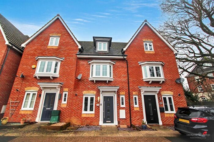 3 Bedroom Terraced House For Sale In Pryor Close, Tilehurst, Reading, RG31