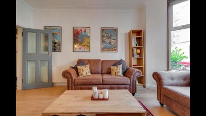 1 Bedroom Flat To Rent In Kennoway Drive, Glasgow, G11