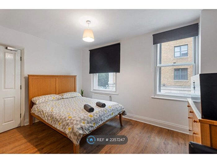 Studio To Rent In Pentonville Road, London, N1