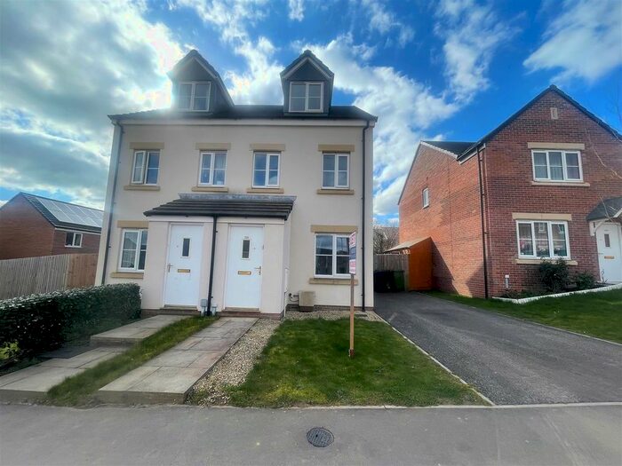 3 Bedroom Property To Rent In Foley Road, Newent, GL18