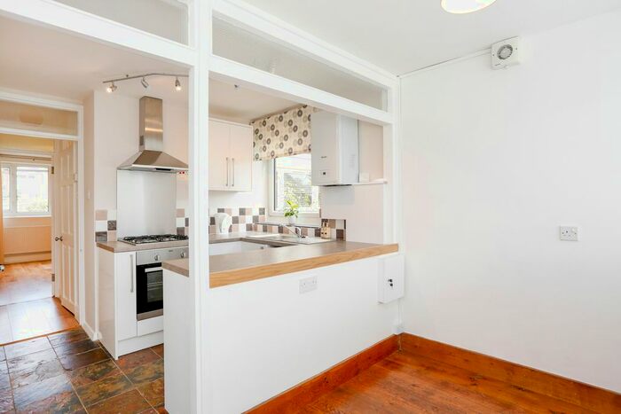 2 Bedroom Flat To Rent In Harlequin Road (Off Fairfax Rd), Teddington, TW11