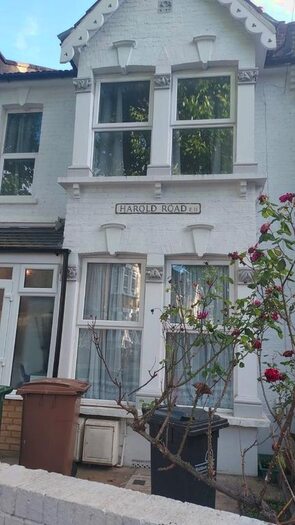 2 Bedroom Flat To Rent In Harold Road, London, E11