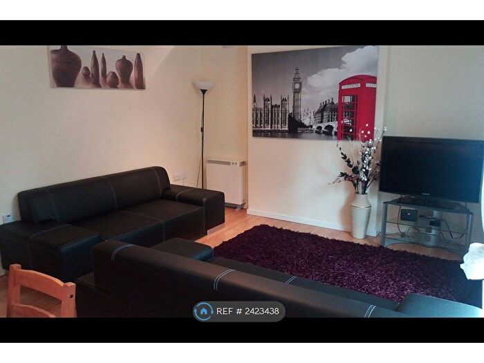 2 Bedroom Flat To Rent In Barlow Moor Road, Manchester, M20