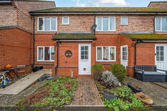 2 Bedroom Maisonette For Sale In Swan Lane, Marsh Gibbon, Bicester, OX27