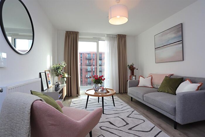 1 Bedroom Flat To Rent In Lockside Lane, Salford, M5