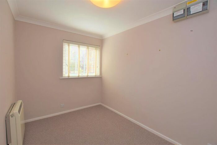 2 Bedroom Flat To Rent In Liebenrood Road, Reading, RG30