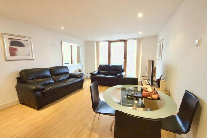 2 Bedroom Flat For Sale In Crews Street, London, E14