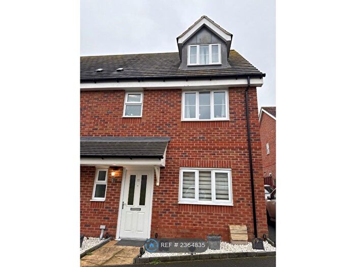 3 Bedroom Semi-Detached House To Rent In Brick Field, Bletchley, Milton Keynes, MK2