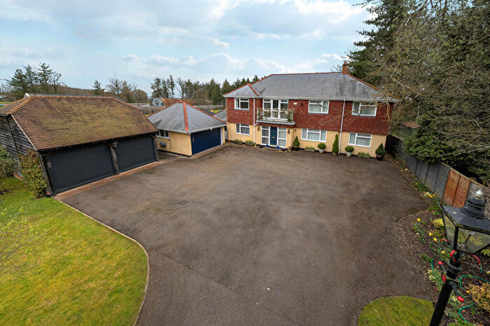 4 Bedroom Detached House For Sale In Rag Hill, Reading, RG7