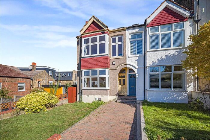 3 Bedroom House For Sale In Brockley View, London, SE23