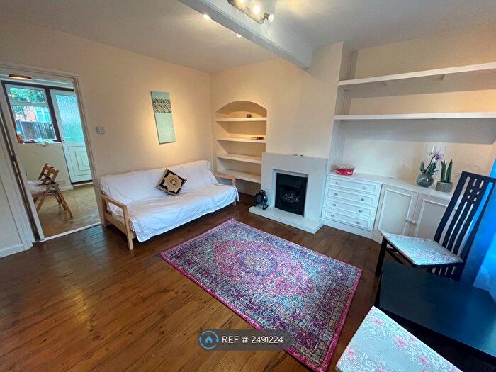 2 Bedroom End Of Terrace House To Rent In Buckland Walk, Morden, SM4