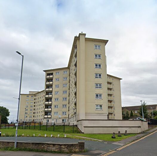2 Bedroom Flat To Rent In Ruth House, Otley Road, Bradford, West Yorkshire, BD3