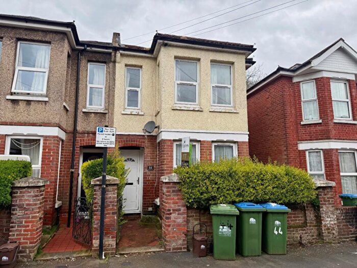 4 Bedroom Semi Detached House To Rent In Burlington Road, Southampton, SO15