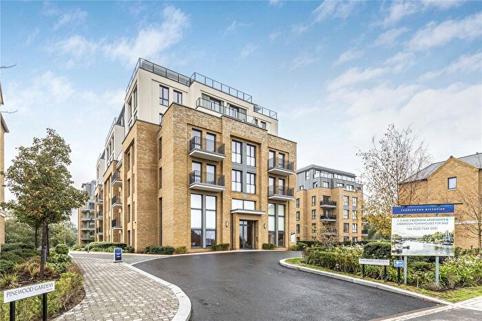 3 Bedroom Flat To Rent In Pinewood Gardens, Teddington, Middlesex, TW11