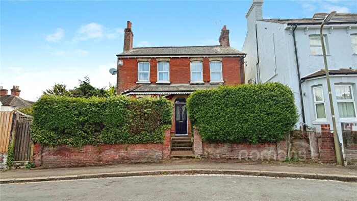 3 Bedroom Detached House For Sale In Alison Way, Aldershot, Hampshire, GU11