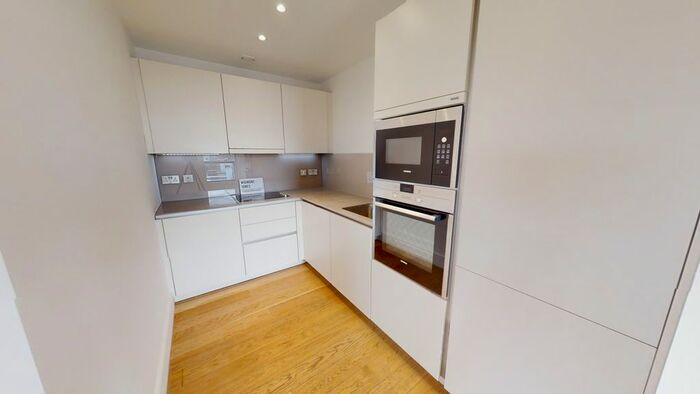 2 Bedroom Flat To Rent In Upper Richmond Road, Putney, SW15