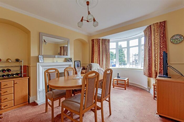 3 Bedroom Detached House For Sale In Highfield Lane, Newbold, Chesterfield, S41
