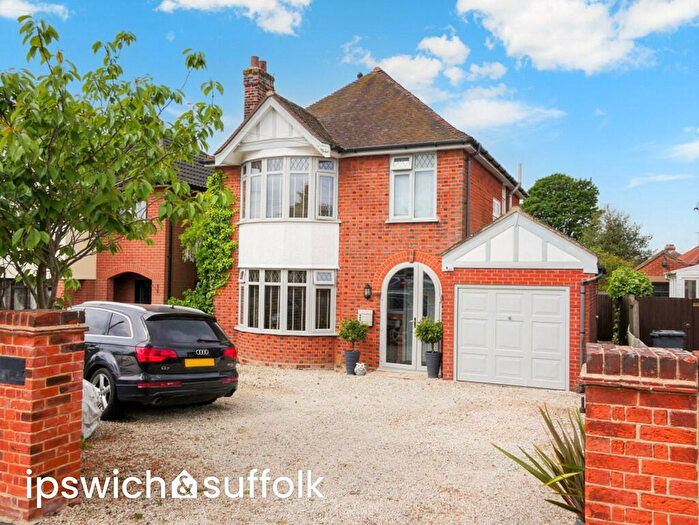 3 Bedroom Detached House For Sale In Henley Road, Ipswich, IP1