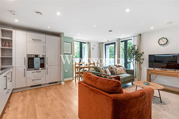 2 Bedroom Flat For Sale In Lapwing Heights, Waterside Way, London, N17