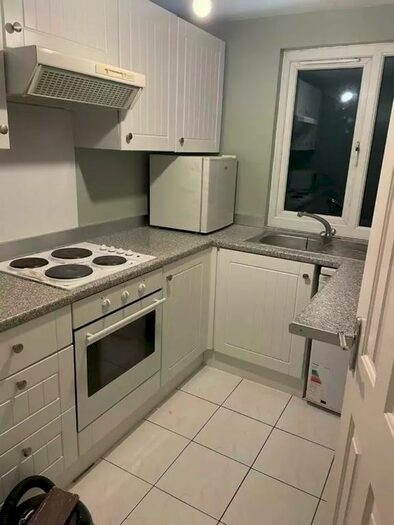 1 Bedroom Flat To Rent In Farrer Road, Kenton HA3