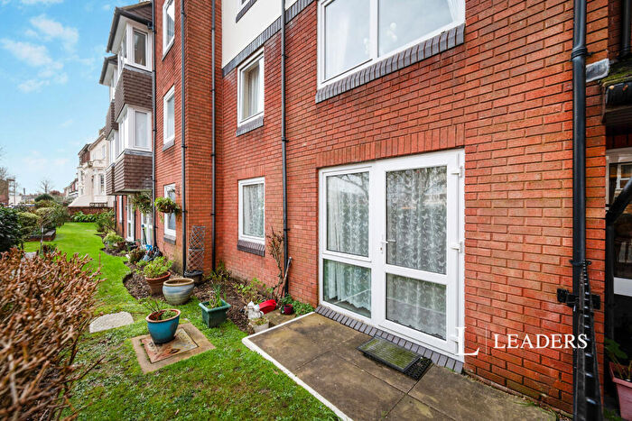 1 Bedroom Flat To Rent In Homerose House, Cottage Grove, PO5