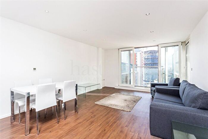 2 Bedroom Apartment For Sale In The Oxygen, Western Gateway, London, E16
