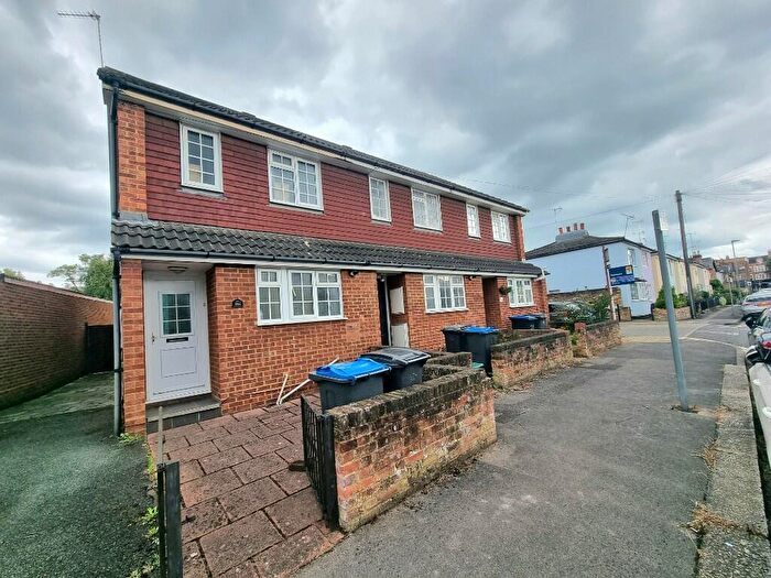 2 Bedroom Semi-Detached House To Rent In Cottage Grove, Surbiton, Surrey, KT6