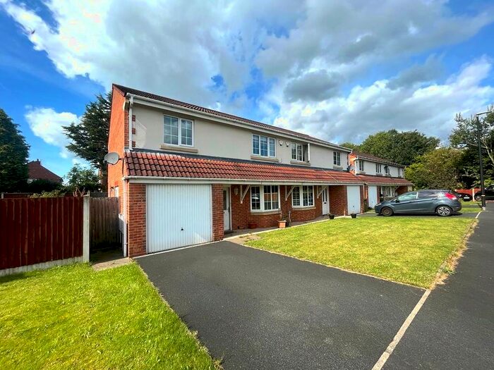 3 Bedroom Semi-Detached House For Sale In Maypole Close, Carrington, M31