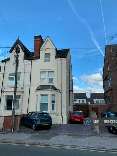 5 Bedroom Semi-Detached House To Rent In Lilac Grove, Beeston, Nottingham, NG9