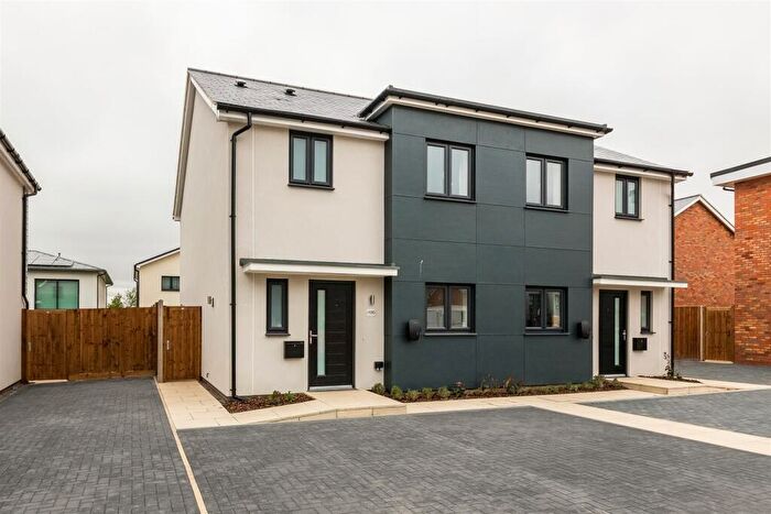 3 Bedroom Semi-Detached House To Rent In Anniversary Avenue East, Ambrosden, OX25