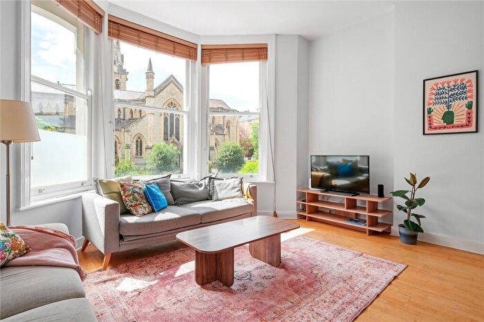 2 Bedroom Apartment For Sale In Highbury Grove, Highbury, London, N5