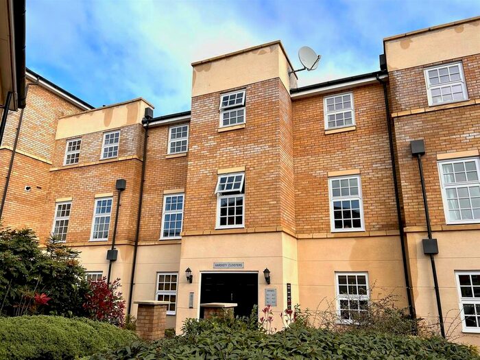 2 Bedroom Flat To Rent In Hardisty Cloisters, York, YO26