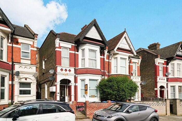 2 Bedroom Flat For Sale In Sellons Avenue, Harlesden, NW10