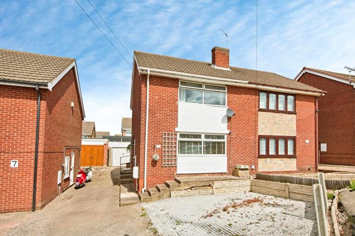 3 Bedroom Semi-Detached House For Sale In Derwent Close, Swadlincote, Derbyshire, DE11