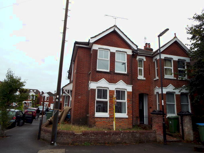 4 Bedroom House To Rent In Newcombe Road, Polygen, SO15