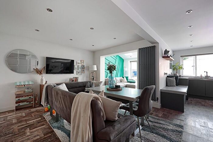 4 Bedroom Detached House For Sale In Mint Avenue, Barrowford, Lancashire, BB9