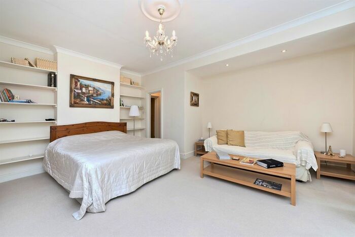 Studio To Rent In Lexham Gardens, London, W8