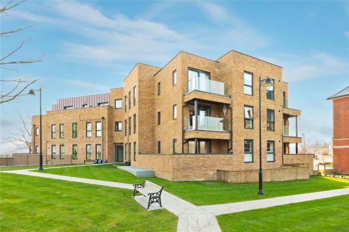 2 Bedroom Flat To Rent In Patricia Close, Wellesley, Aldershot, Hampshire, GU11