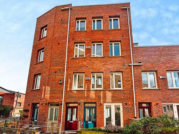 2 Bedroom Maisonette For Sale In Rosalind Place, Ouseburn, Newcastle Upon Tyne, NE6